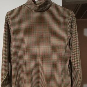 Croft and Barrow ladies petite pullover top.  Size PL